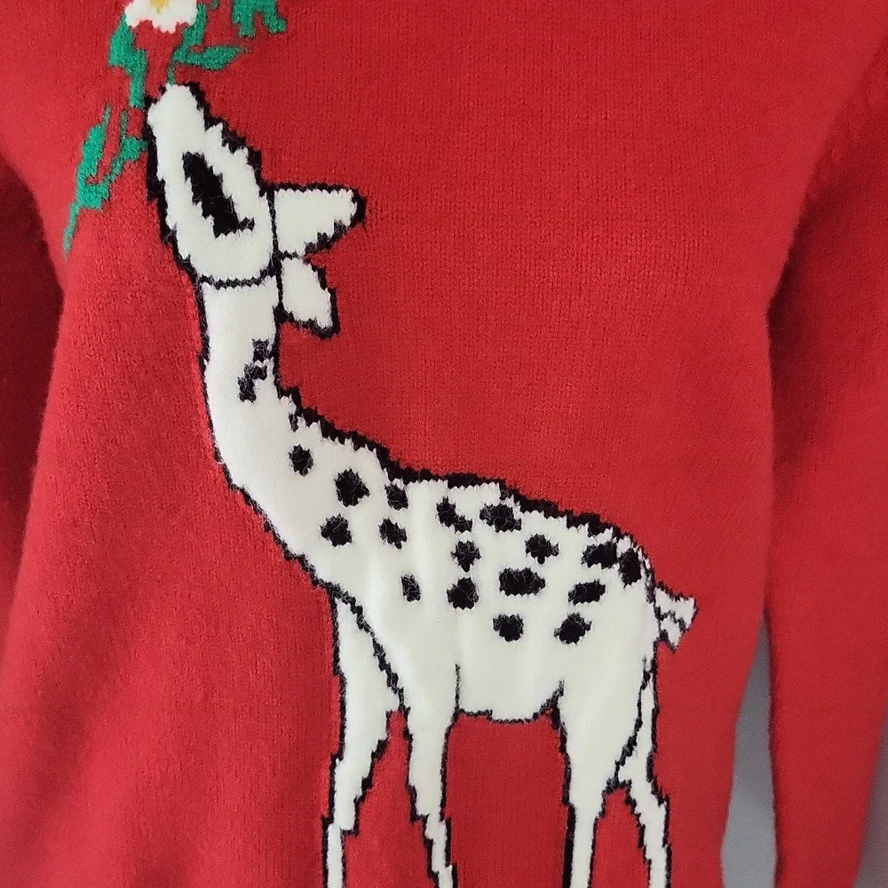 Red Deer Pattern Sweater - Picture 5 of 11